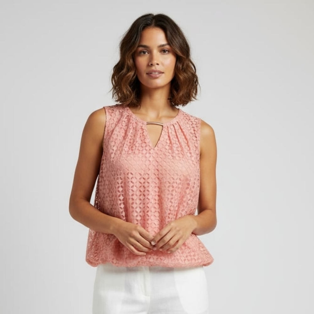 Sleeveless pink Textured Blouse Keyhole Back & Metal Accent By Liz Claiborne